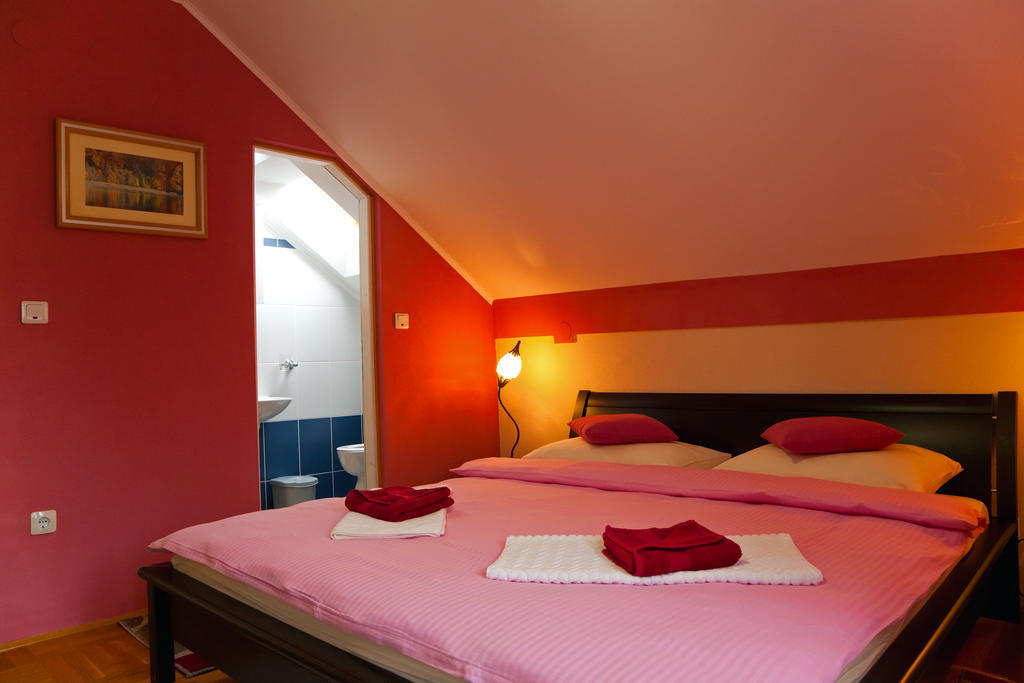 Apartments Tratincica Selište Drežničko Habitación foto